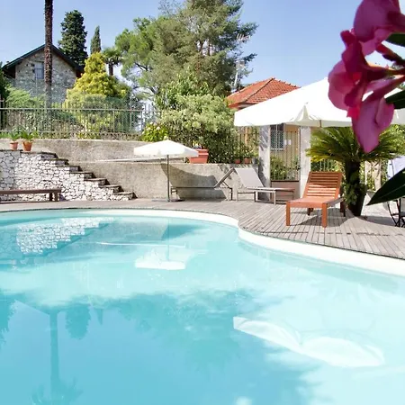 Sleeps 6 Pool Apartmán *